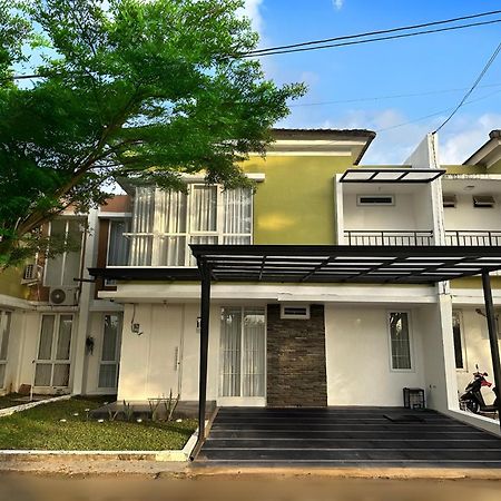 Blessimore Springhill 4Br Palembang Exterior foto