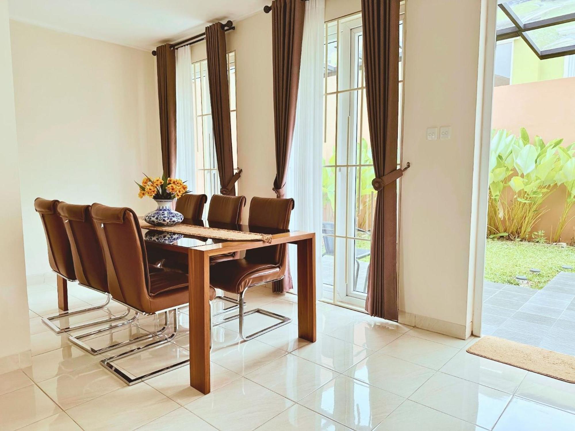 Blessimore Springhill 4Br Palembang Exterior foto